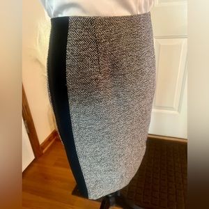 White House Black Market Pencil Skirt Size 4 Black Tweed Black/WHITE wool